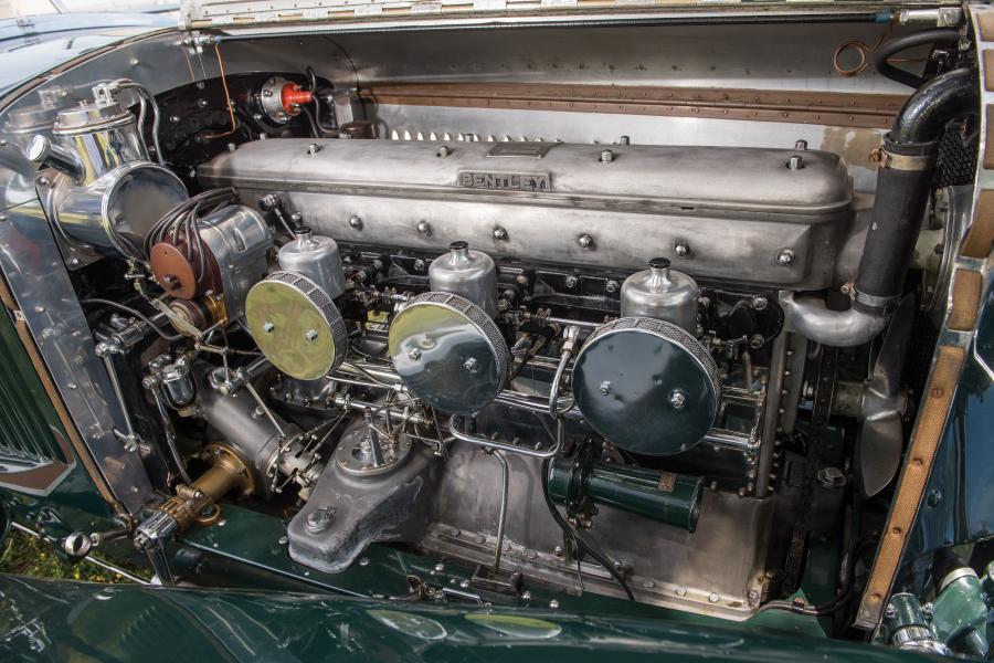 Моторный отсек Bentley 8-Litre Tourer by Vanden Plas (YX5118) 1932 года  (фото 5 из 11)